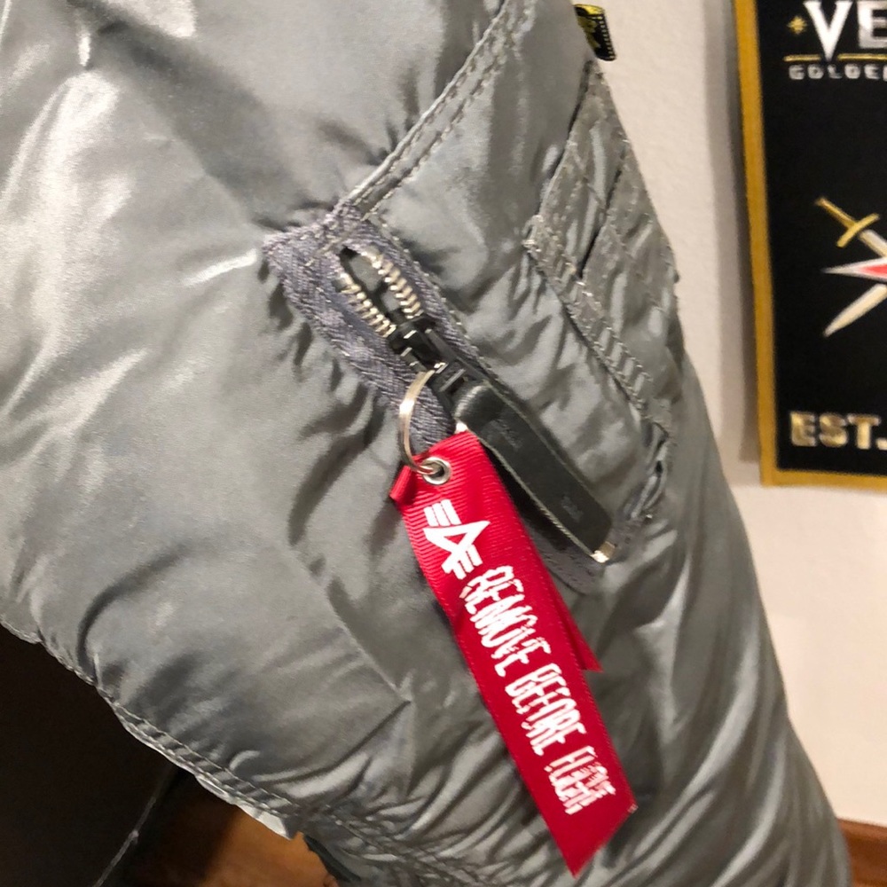 Alpha Industries Snow Jacket - Picture 3 of 6